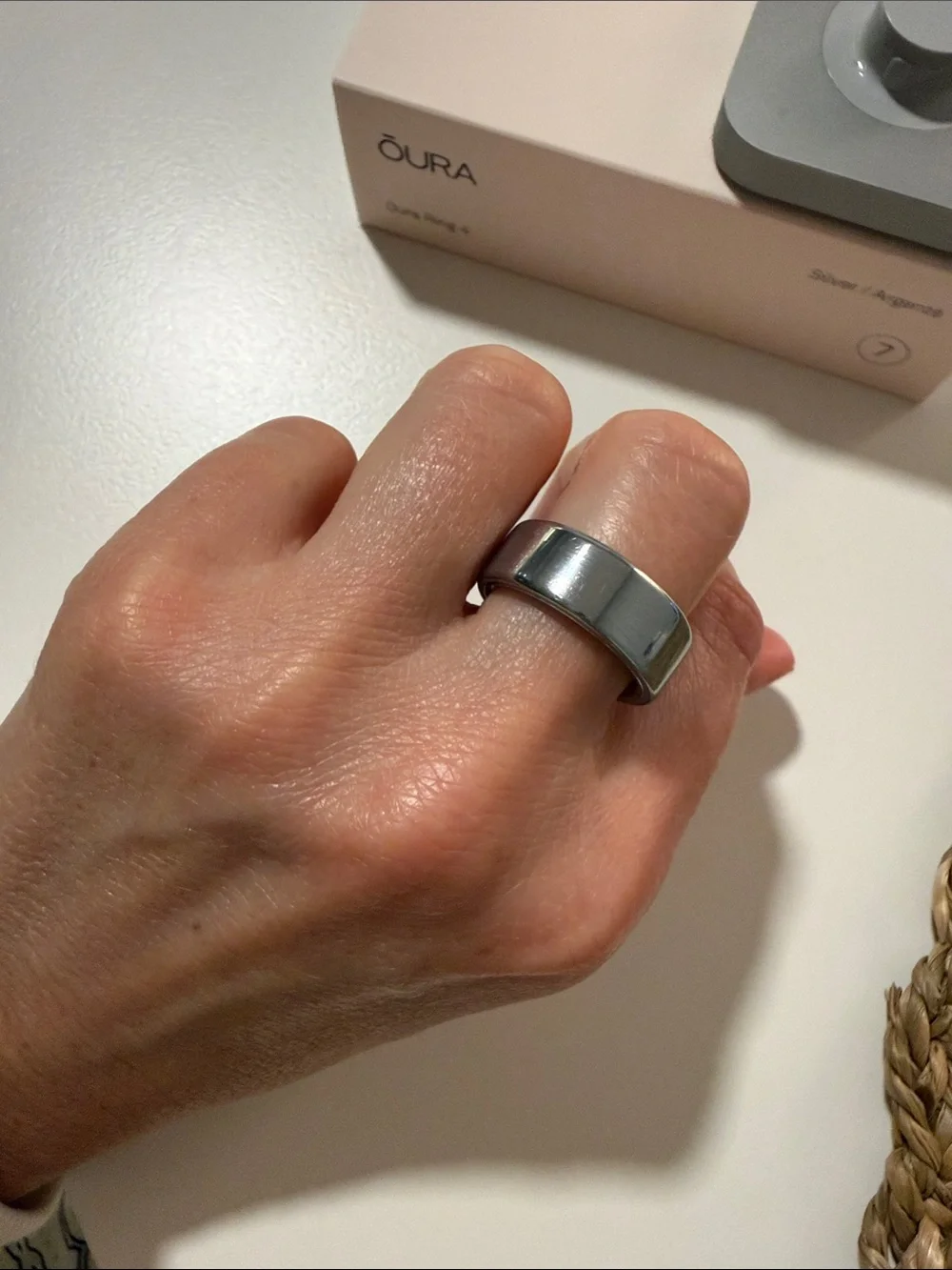 Oura Ring 4 (Silver) Metallic Smart Ring size 7